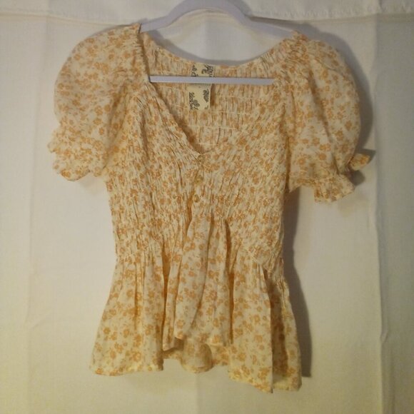 Blu Pepper Tops - Blu Pepper Blouse Women S Short Sleeve Cropped V-Neck Smocked Floral Tan